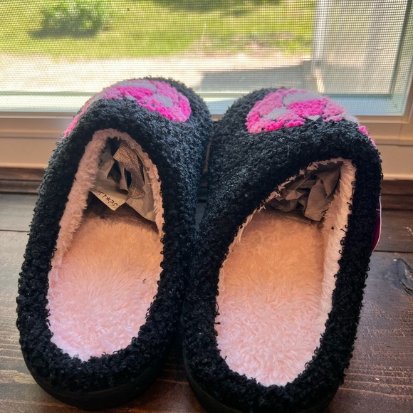 NWT Disco Slippers Womens size 7-8 - Picture 3 of 5